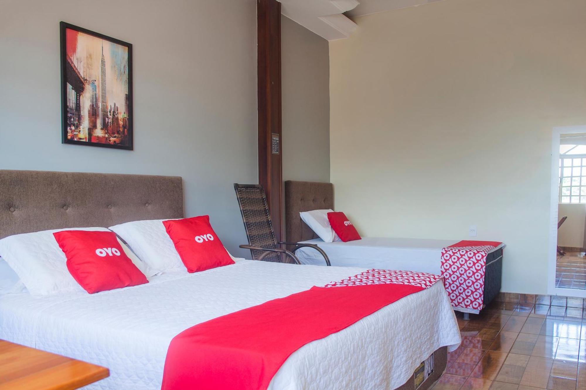 Oyo M&J Hotel Santo Antonio do Descoberto Exterior photo