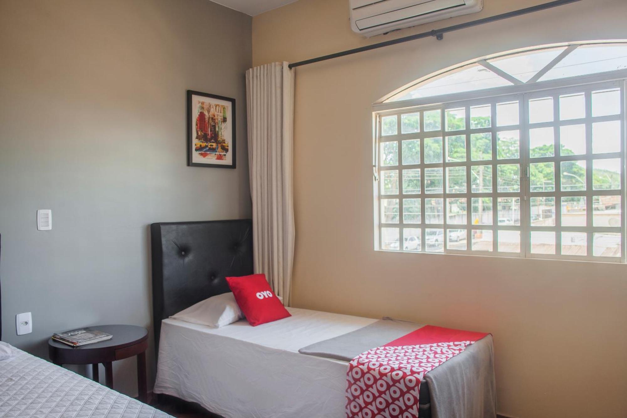 Oyo M&J Hotel Santo Antonio do Descoberto Exterior photo